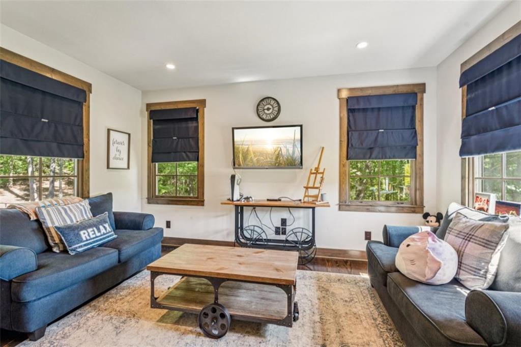 Ellijay, Georgia, 30536, United States, 3 Bedrooms Bedrooms, ,4 BathroomsBathrooms,Residential,Active,1929428