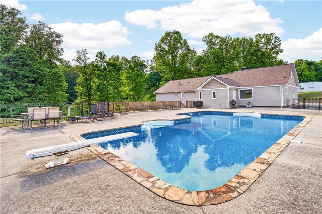 Dahlonega, Georgia, 30533, United States, 5 Bedrooms Bedrooms, ,4 BathroomsBathrooms,Residential,Active,2044539