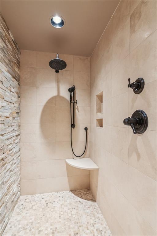 Big Canoe, Georgia, 30143, United States, 5 Bedrooms Bedrooms, ,6 BathroomsBathrooms,Residential,Active,1997551