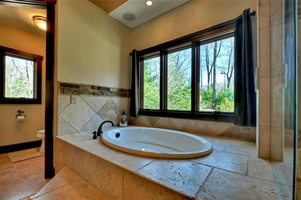 Ellijay, Georgia, 30536, United States, 5 Bedrooms Bedrooms, ,6 BathroomsBathrooms,Residential,Active,1954428