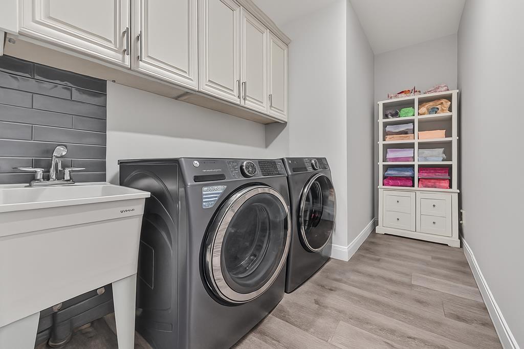 Ellijay, Georgia, 30540, United States, 4 Bedrooms Bedrooms, ,5 BathroomsBathrooms,Residential,Active,1913024