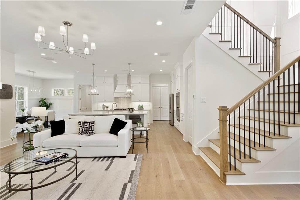 Cumming, Georgia, 30028, United States, 5 Bedrooms Bedrooms, ,5 BathroomsBathrooms,Residential,Active,1764916