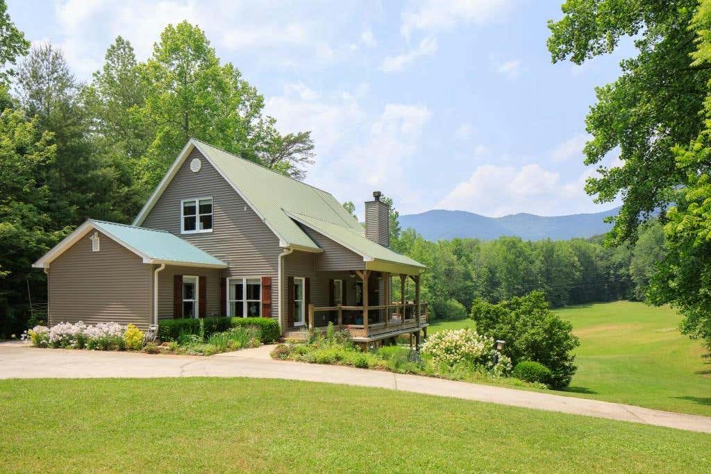 840 JACK WALKER RD, DAHLONEGA, GA 30533, photo 1 of 51