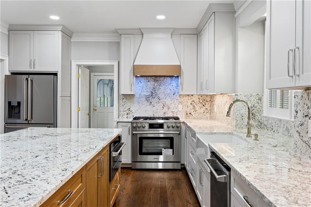 Johns Creek, Georgia, 30097, United States, 6 Bedrooms Bedrooms, ,6 BathroomsBathrooms,Residential,Active,1973298