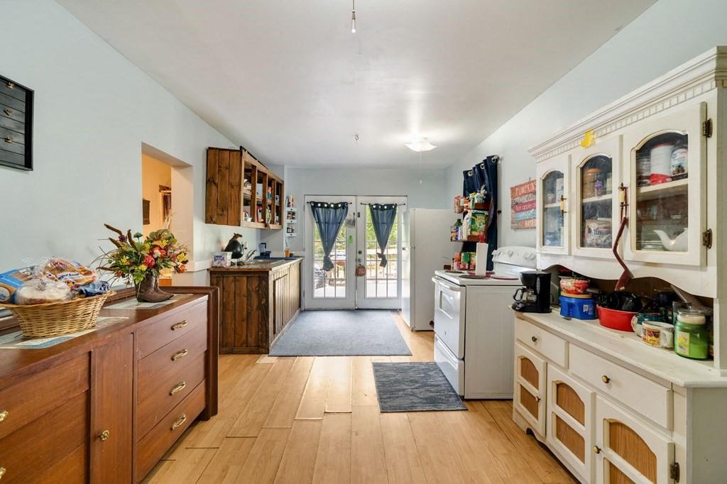 Ellijay, Georgia, 30536, United States, 3 Bedrooms Bedrooms, ,3 BathroomsBathrooms,Residential,Active,1953416