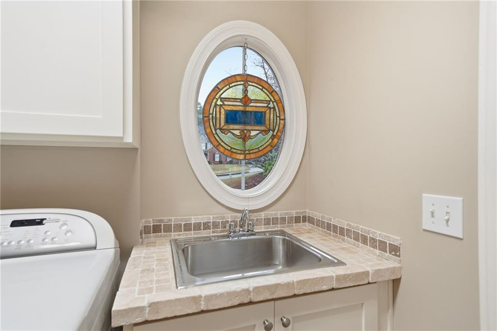 Canton, Georgia, 30114, United States, 6 Bedrooms Bedrooms, ,5 BathroomsBathrooms,Residential,Active,1972202