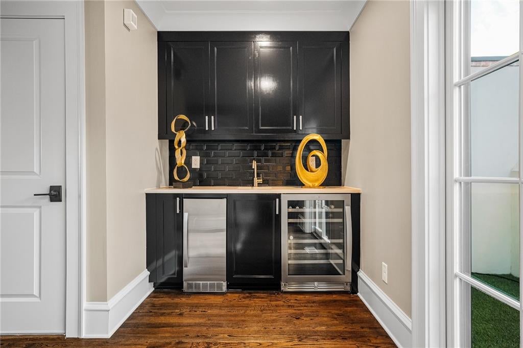 Atlanta, Georgia, 30319, United States, 3 Bedrooms Bedrooms, ,5 BathroomsBathrooms,Residential,Active,1997564