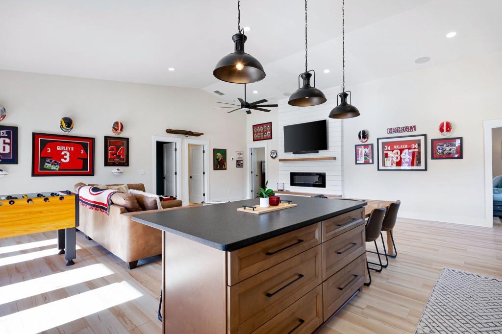 Rydal, Georgia, 30171, United States, 5 Bedrooms Bedrooms, ,5 BathroomsBathrooms,Residential,Active,1987269