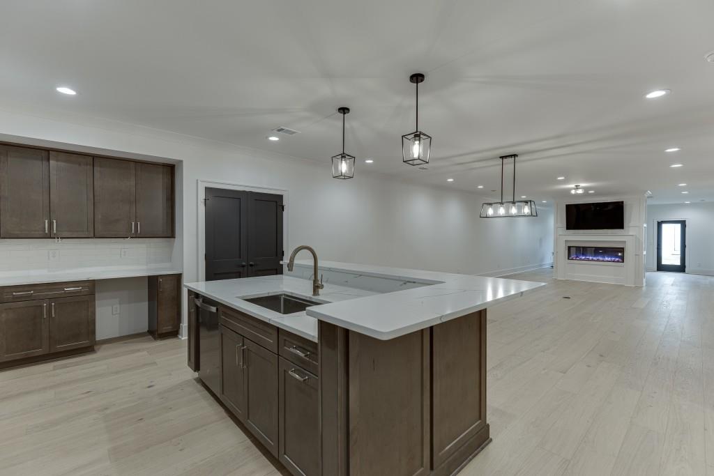 Flowery Branch, Georgia, 30542, United States, 4 Bedrooms Bedrooms, ,6 BathroomsBathrooms,Residential,Active,1999935