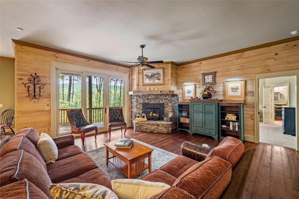 Ellijay, Georgia, 30536, United States, 4 Bedrooms Bedrooms, ,4 BathroomsBathrooms,Residential,Active,1810365