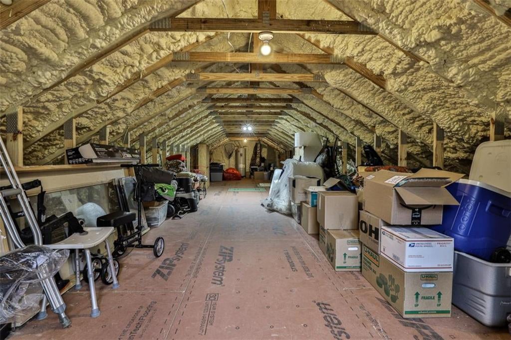 Talking Rock, Georgia, 30175, United States, 5 Bedrooms Bedrooms, ,5 BathroomsBathrooms,Residential,Active,1953388