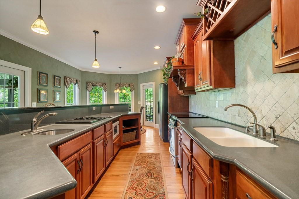 Ellijay, Georgia, 30536, United States, 3 Bedrooms Bedrooms, ,3 BathroomsBathrooms,Residential,Active,1953416