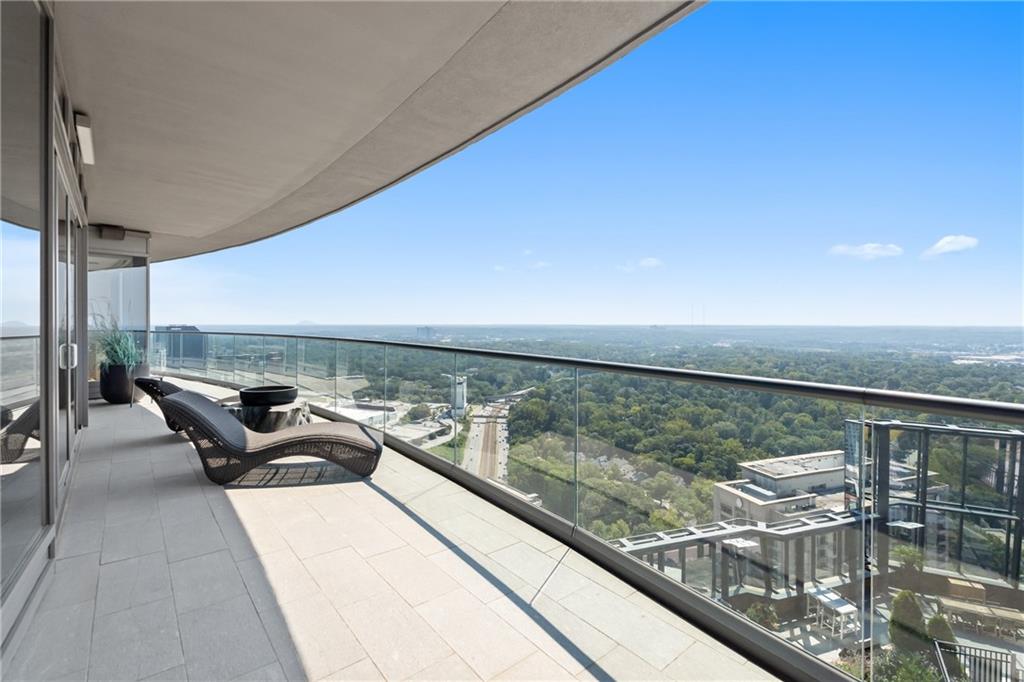 Atlanta, Georgia, 30326, United States, 2 Bedrooms Bedrooms, ,3 BathroomsBathrooms,Residential,Active,1945302