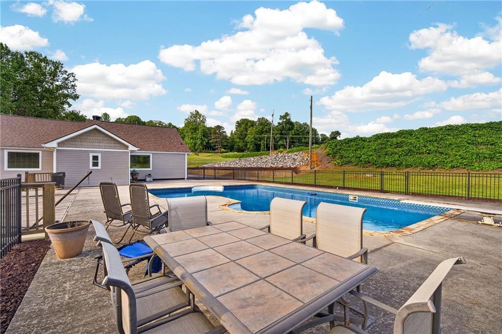Dahlonega, Georgia, 30533, United States, 5 Bedrooms Bedrooms, ,4 BathroomsBathrooms,Residential,Active,2044539