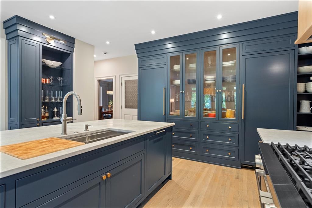 Johns Creek, Georgia, 30022, United States, 6 Bedrooms Bedrooms, ,5 BathroomsBathrooms,Residential,Active,1943809