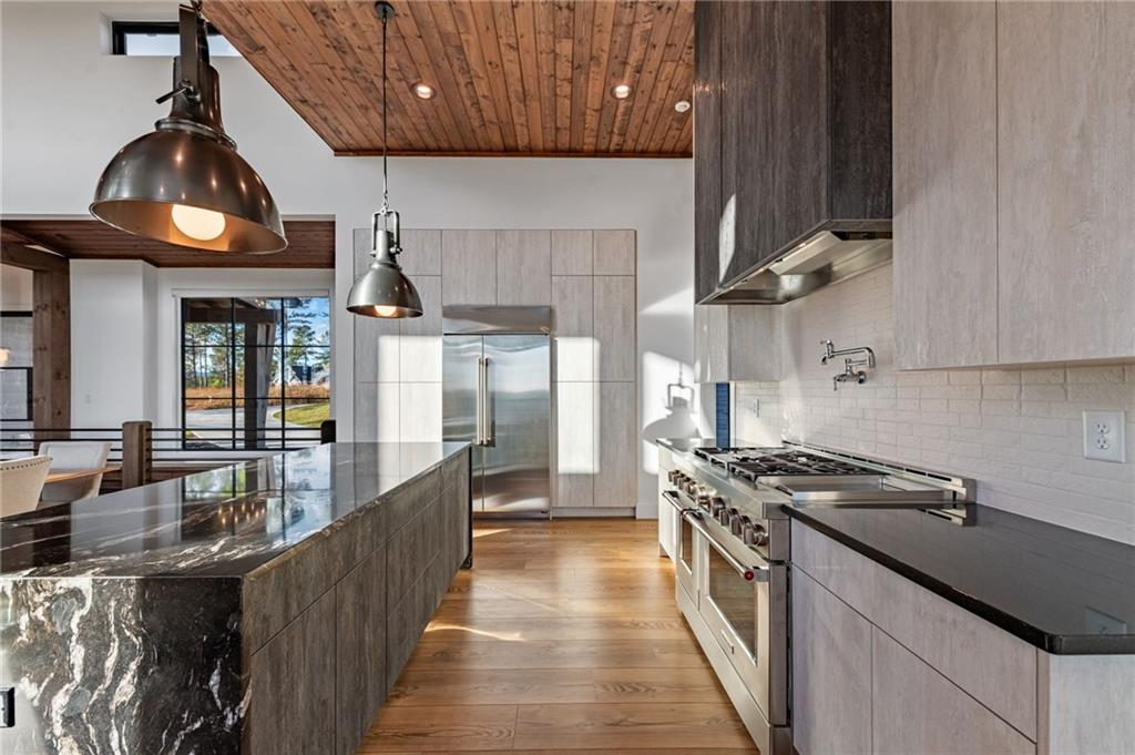 Ellijay, Georgia, 30540, United States, 4 Bedrooms Bedrooms, ,3 BathroomsBathrooms,Residential,Active,1988411