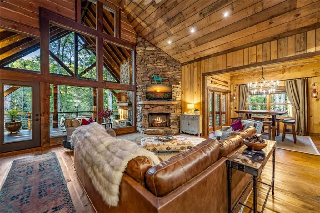 Blue Ridge, Georgia, 30513, United States, 3 Bedrooms Bedrooms, ,5 BathroomsBathrooms,Residential,Active,2007311