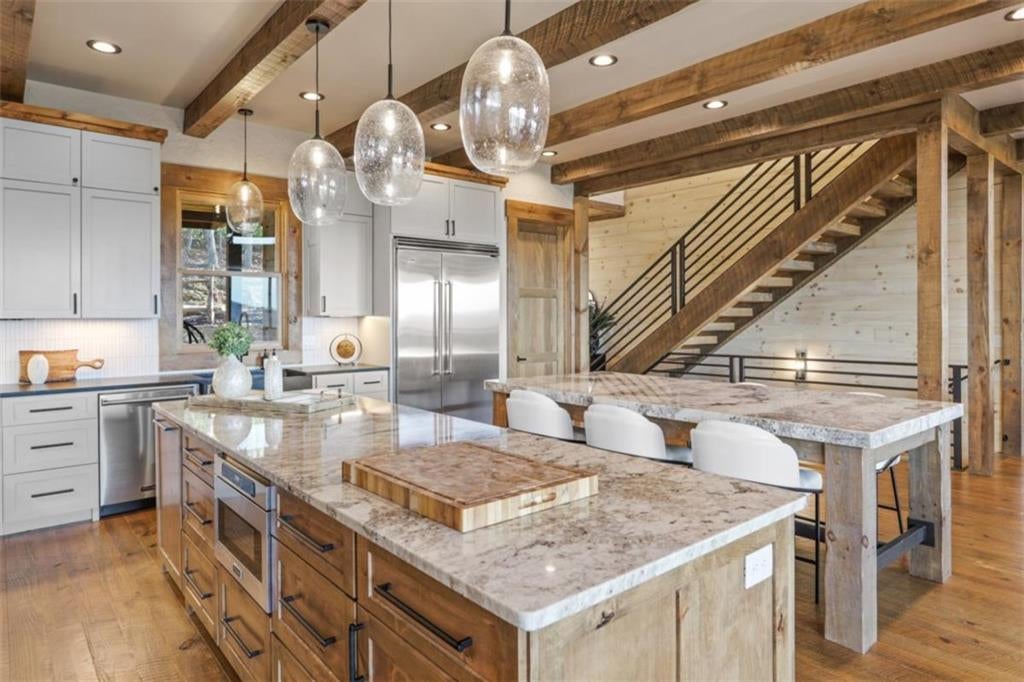 Mineral Bluff, Georgia, 30559, United States, 4 Bedrooms Bedrooms, ,4 BathroomsBathrooms,Residential,Active,2006866