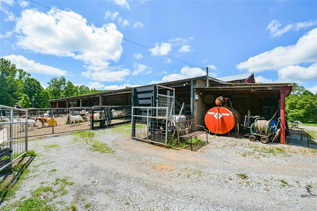 Waleska, Georgia, 30183, United States, ,5 BathroomsBathrooms,Residential,Active,1704235