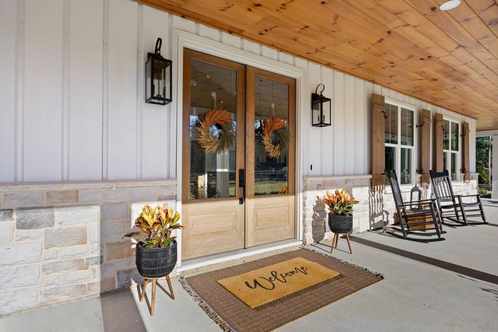 Rydal, Georgia, 30171, United States, 5 Bedrooms Bedrooms, ,5 BathroomsBathrooms,Residential,Active,1987269