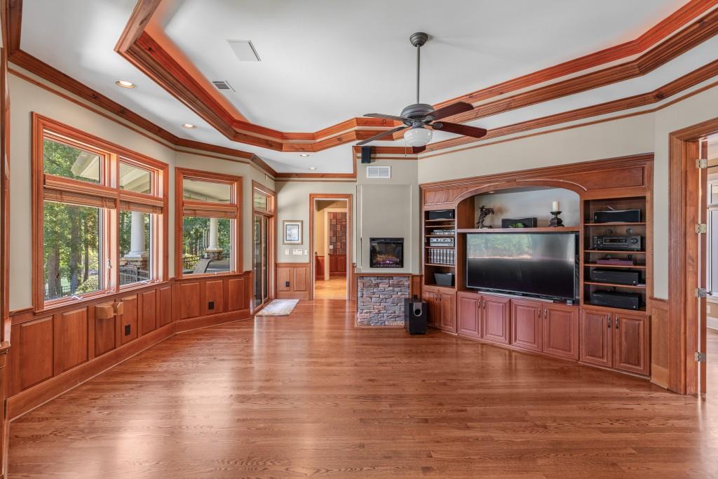 Flowery Branch, Georgia, 30542, United States, 4 Bedrooms Bedrooms, ,8 BathroomsBathrooms,Residential,Active,1929460
