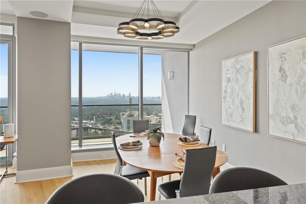 Atlanta, Georgia, 30326, United States, 2 Bedrooms Bedrooms, ,3 BathroomsBathrooms,Residential,Active,1945302