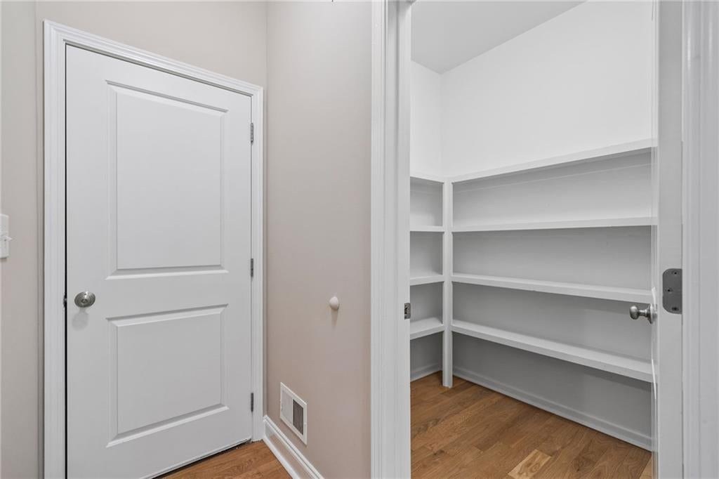 Canton, Georgia, 30115, United States, 6 Bedrooms Bedrooms, ,6 BathroomsBathrooms,Residential,Active,1987231