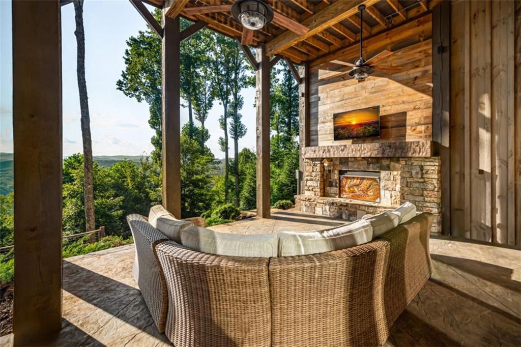 Blue Ridge, Georgia, 30513, United States, 4 Bedrooms Bedrooms, ,4 BathroomsBathrooms,Residential,Active,1908165