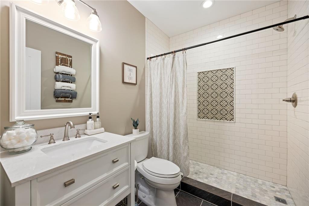 Atlanta, Georgia, 30319, United States, ,5 BathroomsBathrooms,Residential,Active,1867937