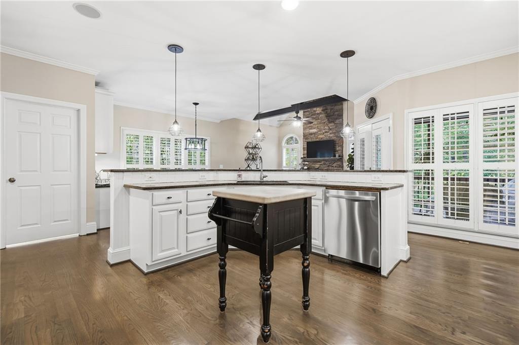 Canton, Georgia, 30114, United States, 6 Bedrooms Bedrooms, ,5 BathroomsBathrooms,Residential,Active,1972202