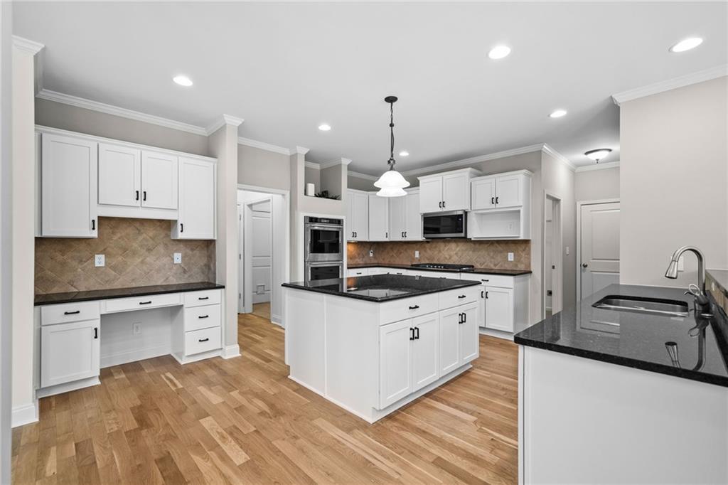 Canton, Georgia, 30115, United States, 6 Bedrooms Bedrooms, ,6 BathroomsBathrooms,Residential,Active,1987231