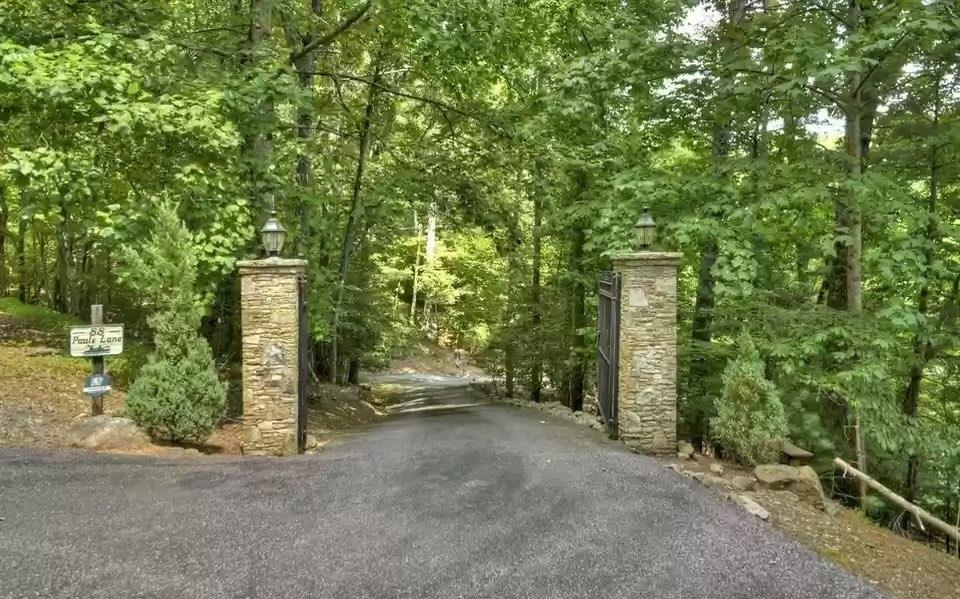 Ellijay, Georgia, 30536, United States, 3 Bedrooms Bedrooms, ,5 BathroomsBathrooms,Residential,Active,1933729