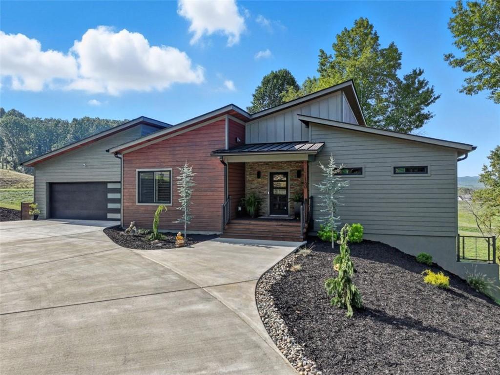 Morganton, Georgia, 30560, United States, 4 Bedrooms Bedrooms, ,4 BathroomsBathrooms,Residential,Active,2001047