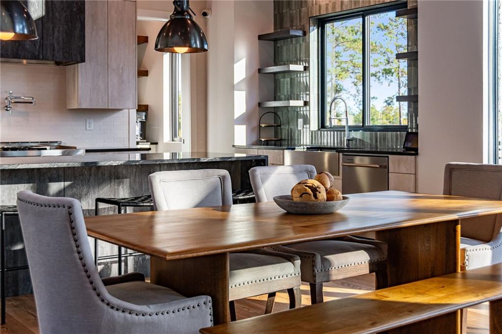 Ellijay, Georgia, 30540, United States, 4 Bedrooms Bedrooms, ,3 BathroomsBathrooms,Residential,Active,1988411