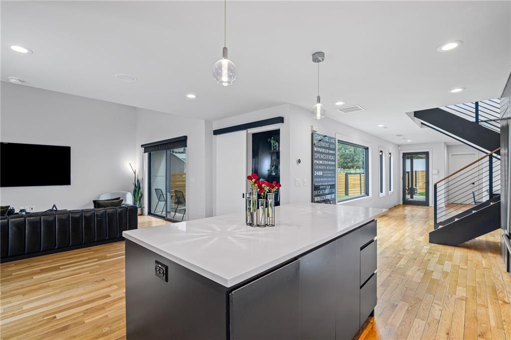 Atlanta, Georgia, 30312, United States, 3 Bedrooms Bedrooms, ,4 BathroomsBathrooms,Residential,Active,1914800