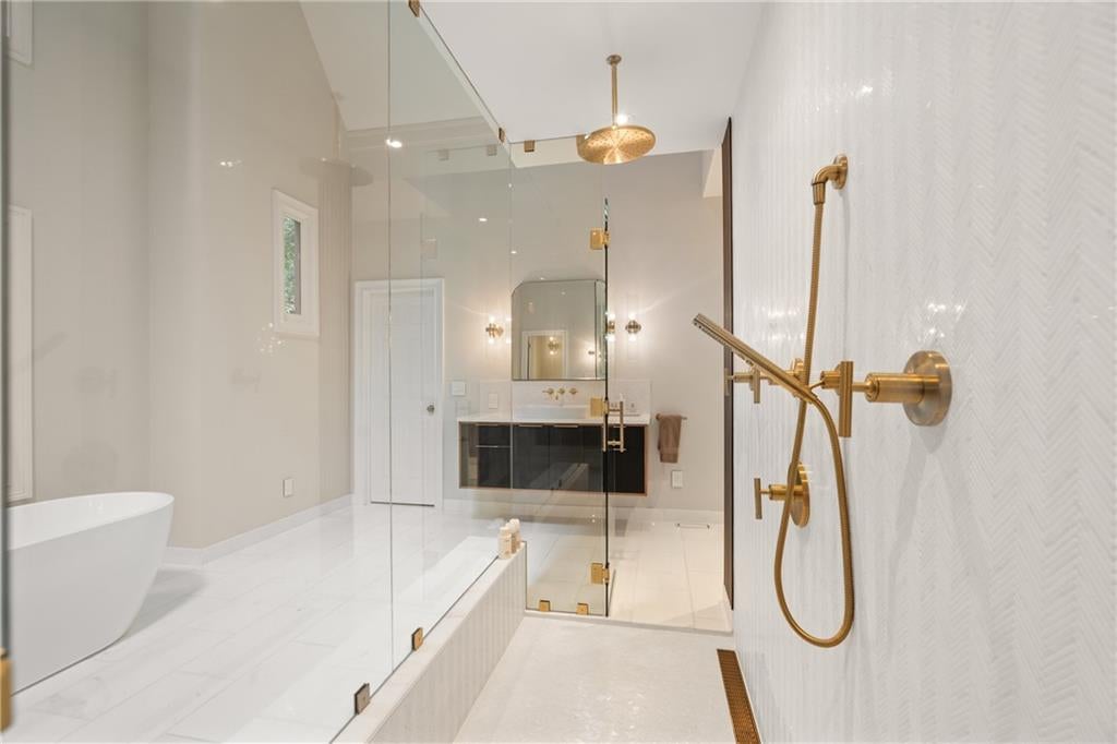 Johns Creek, Georgia, 30022, United States, 6 Bedrooms Bedrooms, ,5 BathroomsBathrooms,Residential,Active,1943809