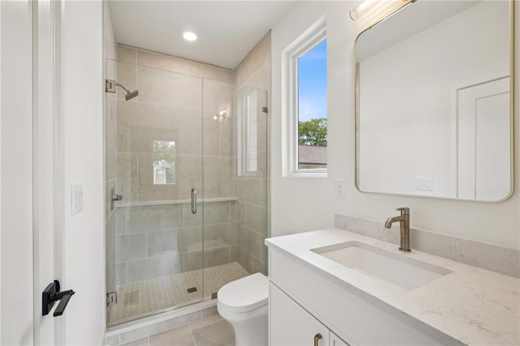 Atlanta, Georgia, 30308, United States, 4 Bedrooms Bedrooms, ,5 BathroomsBathrooms,Residential,Pending,1997548