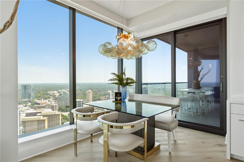 Atlanta, Georgia, 30326, United States, 2 Bedrooms Bedrooms, ,3 BathroomsBathrooms,Residential,Active,1945473