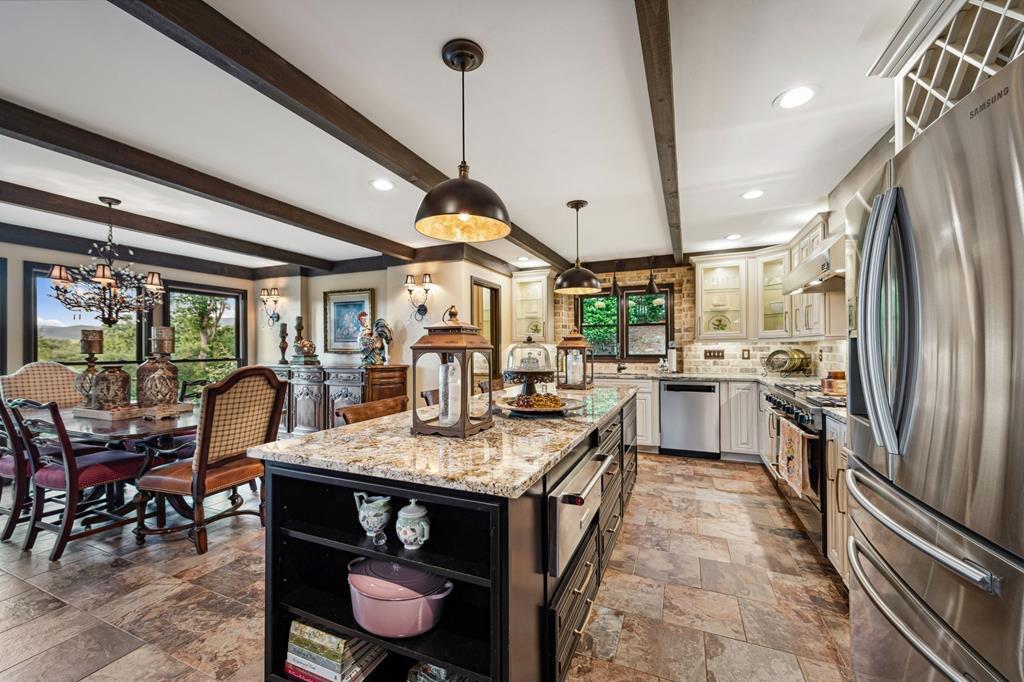 Ellijay, Georgia, 30536, United States, 4 Bedrooms Bedrooms, ,3 BathroomsBathrooms,Residential,Active,1867935