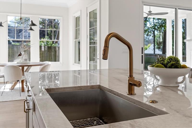 Atlanta, Georgia, 30309, United States, 4 Bedrooms Bedrooms, ,5 BathroomsBathrooms,Residential,Active,1997549