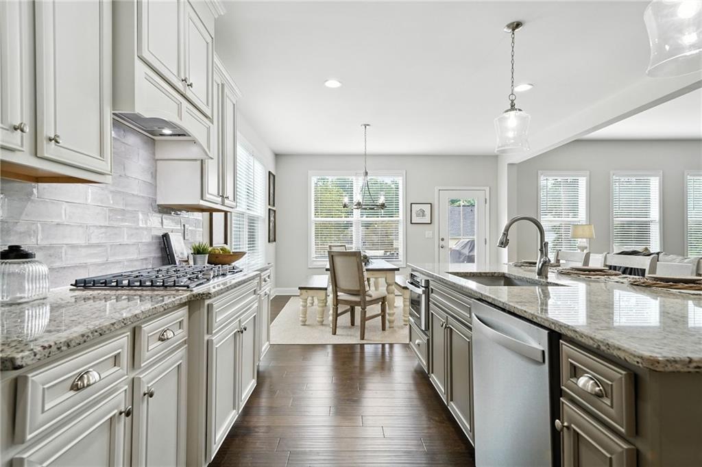 Canton, Georgia, 30115, United States, 7 Bedrooms Bedrooms, ,4 BathroomsBathrooms,Residential,Active,1936414