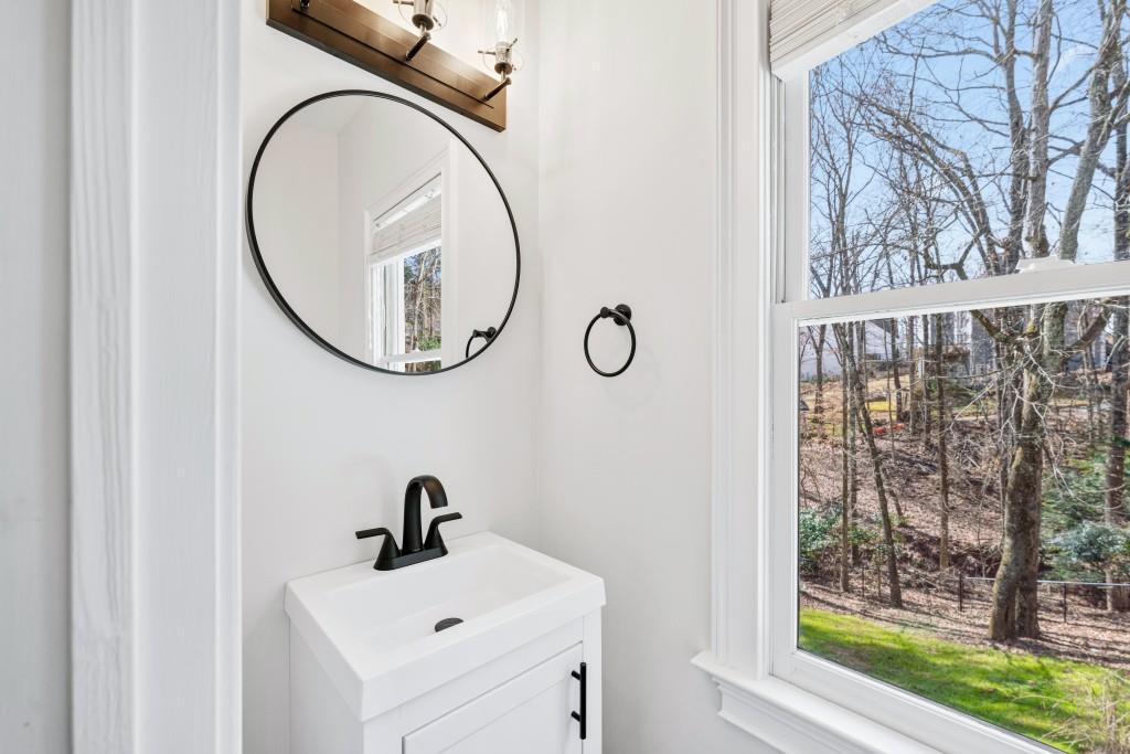 Flowery Branch, Georgia, 30542, United States, ,4 BathroomsBathrooms,Residential,Active,1773244