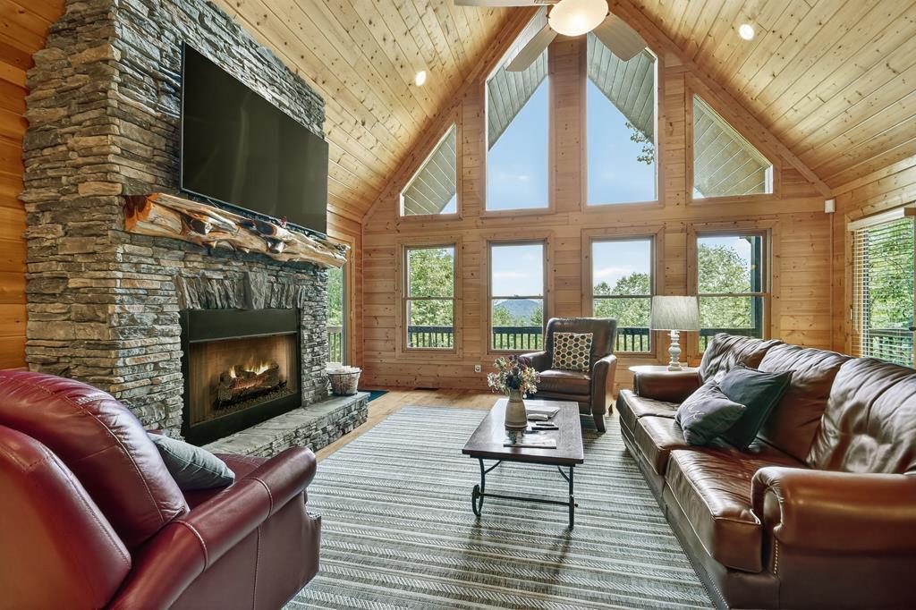 Blue Ridge, Georgia, 30513, United States, 4 Bedrooms Bedrooms, ,4 BathroomsBathrooms,Residential,Active,1879967