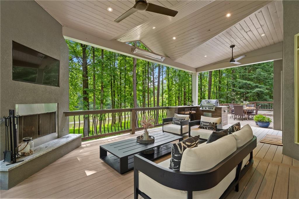 Johns Creek, Georgia, 30022, United States, 6 Bedrooms Bedrooms, ,5 BathroomsBathrooms,Residential,Active,1943809