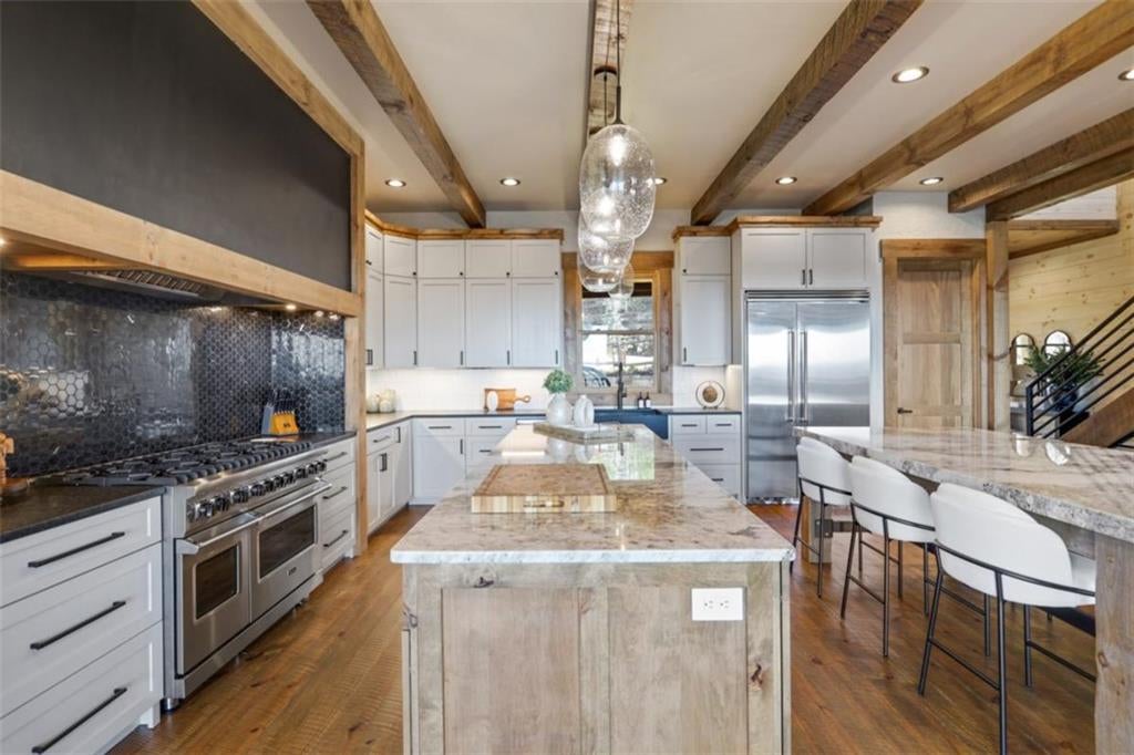 Mineral Bluff, Georgia, 30559, United States, 4 Bedrooms Bedrooms, ,4 BathroomsBathrooms,Residential,Active,2006866