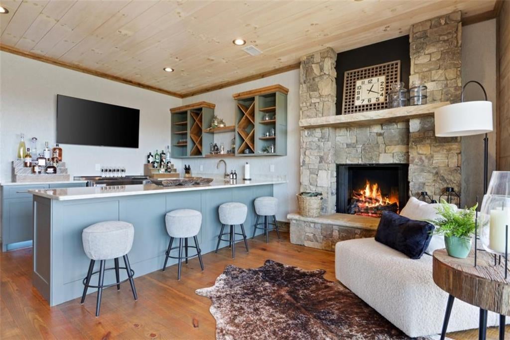 Mineral Bluff, Georgia, 30559, United States, 4 Bedrooms Bedrooms, ,4 BathroomsBathrooms,Residential,Active,2006866