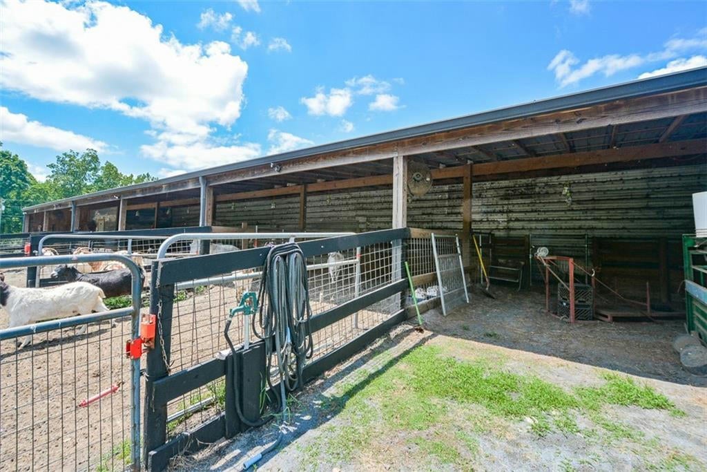 Waleska, Georgia, 30183, United States, ,5 BathroomsBathrooms,Residential,Active,1704235