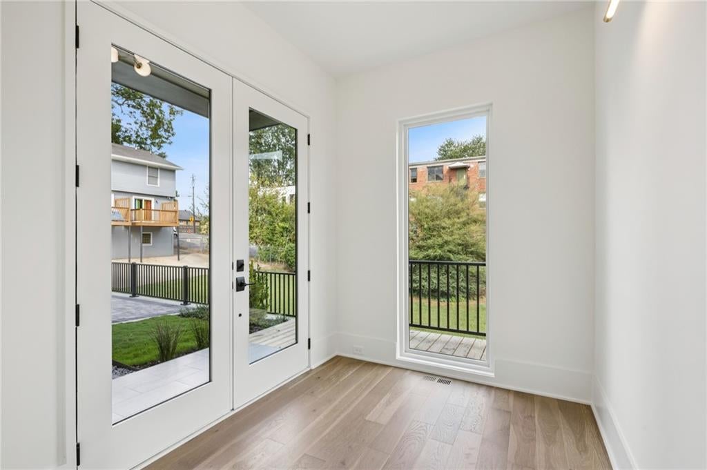 Atlanta, Georgia, 30308, United States, 4 Bedrooms Bedrooms, ,5 BathroomsBathrooms,Residential,Pending,1997548