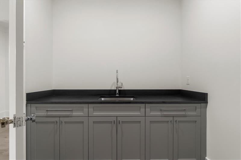 Atlanta, Georgia, 30309, United States, 4 Bedrooms Bedrooms, ,5 BathroomsBathrooms,Residential,Active,1997549