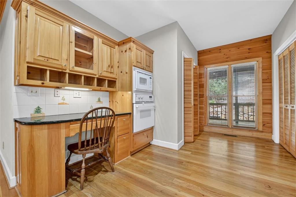 Ellijay, Georgia, 30536, United States, 3 Bedrooms Bedrooms, ,5 BathroomsBathrooms,Residential,Active,1933729